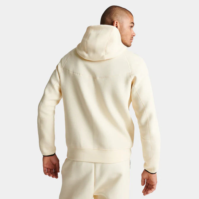 White nike tech tracksuit hot sale