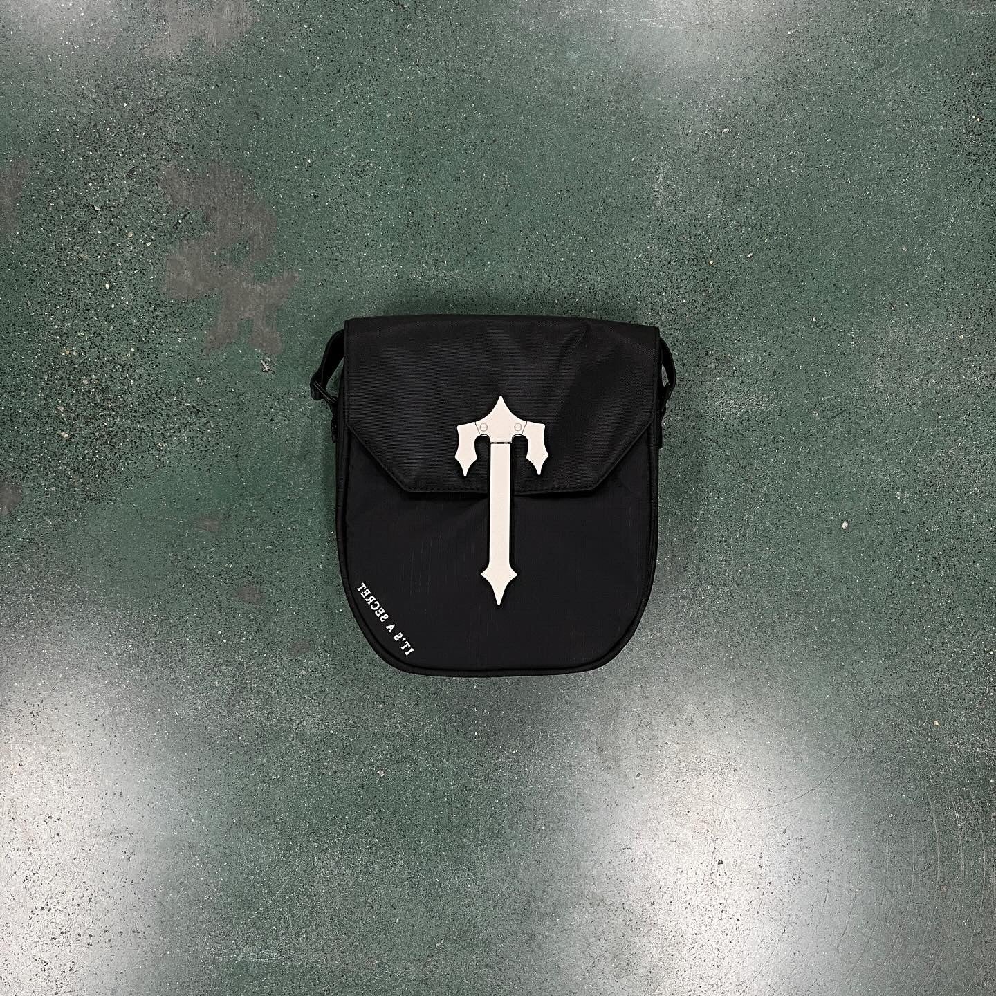 Trapstar -Cobra T Bag - Black/Silver